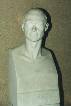 Büste von Sándor Jaray in der Feststiege des Burgtheaters Büste von Sándor Jaray in der Feststiege des Burgtheaters