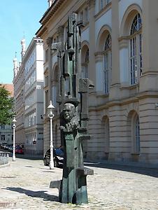 .Denkmal Minoritenplatz - Foto: P. Diem .Denkmal Minoritenplatz - Foto: P. Diem