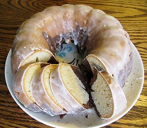 Gugelhupf aus Rührteig Gugelhupf aus Rührteig