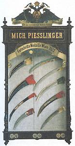 Schaukasten eines Sensengewerken Schaukasten eines Sensengewerken