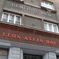 Foto: Doris Wolf, 2010; Leon-Askin-Hof, Sechsschimmelgasse 19 Foto: Doris Wolf, 2010; Leon-Askin-Hof, Sechsschimmelgasse 19