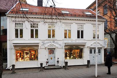 Geschäftshaus 1 Geschäftshaus 1