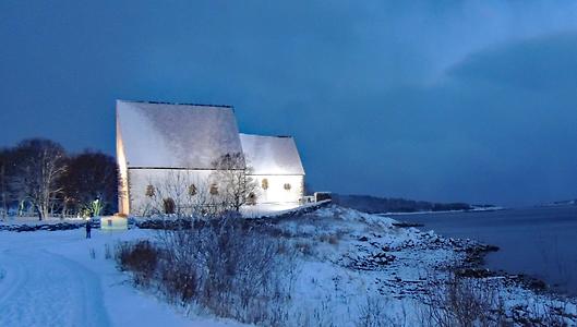Kirche liegt am Meer Kirche liegt am Meer