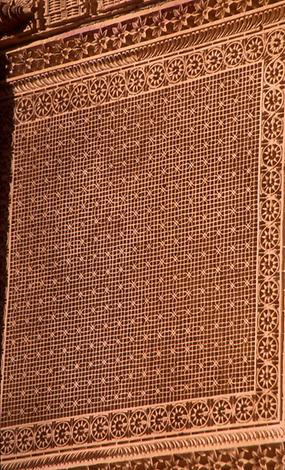 Finely sculptured decor Finely sculptured decor