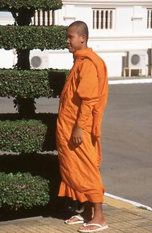 Theravada-monk in the king’s palace Theravada-monk in the king’s palace