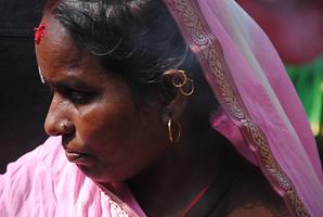 Red signs on the forehead have the meaning that the pilgrim was blessed by one of the many Brahmins in front of the shrine Red signs on the forehead have the meaning that the pilgrim was blessed by one of the many Brahmins in front of the shrine