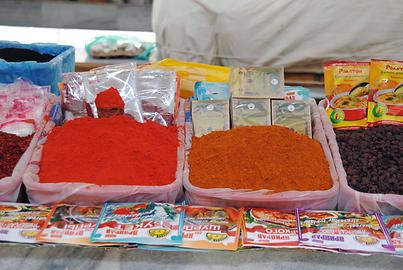 Paprika and curry powders Paprika and curry powders