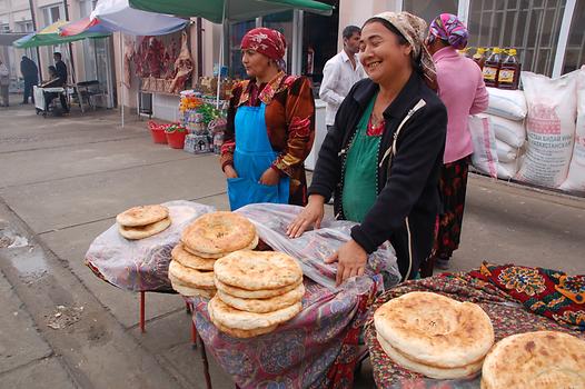 Oven-warm bread Oven-warm bread