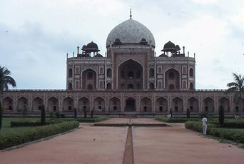 Tomb of the Mughal emperor in Delhi Tomb of the Mughal emperor in Delhi