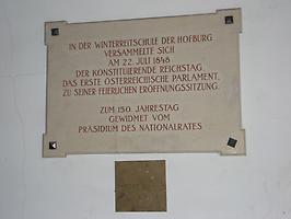 Tafel am Zugang zur Winterrreitschule (mit Klick vergrößern!) © P. Diem Tafel am Zugang zur Winterrreitschule (mit Klick vergrößern!) © P. Diem