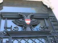 Doppeladler am Justizpalast, Foto: P. Diem