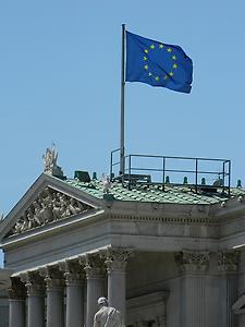 Flagge auf dem Parlament Flagge auf dem Parlament