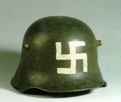 Stahlhelm, Modell 1916 von Angehörigen der Marine-Brigade Ehrhardt