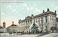 Ansicht vom Schloßplatz 1906, mit dem originalen Standort des Neptunbrunnens und der originalen Fassade des Neuen Marstalls