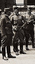 Gojkomir von Glogovac (Mitte) bei Verleihung des Militär-Maria-Theresien-Ordens 1917
